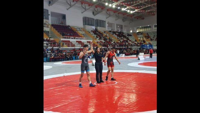 Elazığlı minik güreşçiler Türkiye şampiyonasına damga vurdu