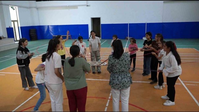 Yeşilyurt'taki çocuk şenliği yoğun ilgi gördü