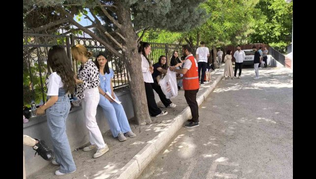 Kızılay'dan YKS adaylarına moral desteği