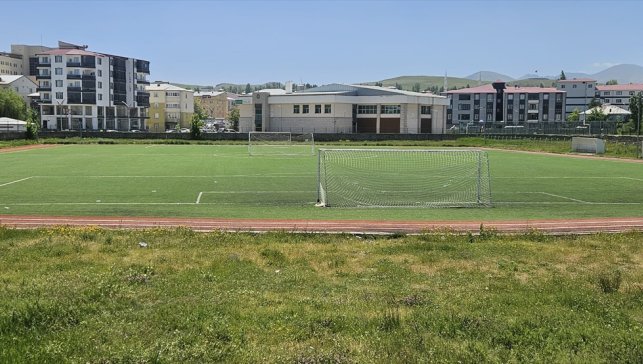 Bulanık'ta ilçe stadı yenilenecek