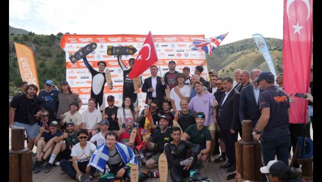 Erzincan'da Dünya Kaykay İniş Şampiyonası sona erdi