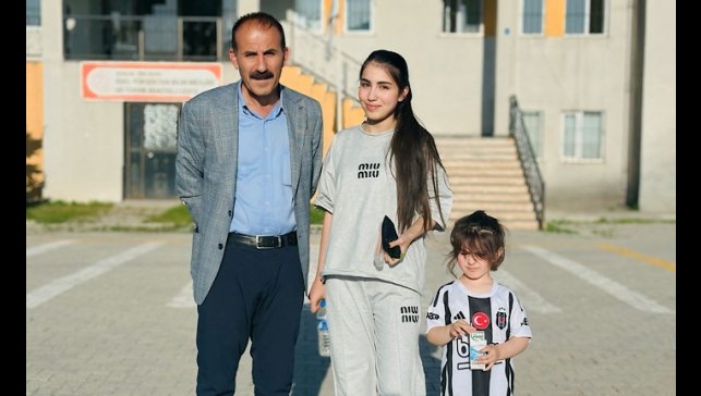 Yüksekova'da bir okulda sınava sadece 2 öğrenci girdi