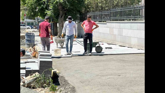 Kağızman Belediyesi yaz sezonu çalışmalarına başladı