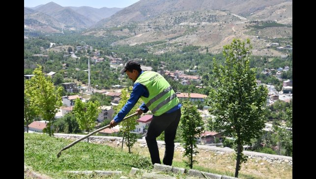 Yeşilyurt'ta parklar yaza hazırlanıyor