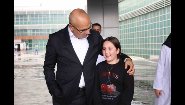 Ağrı Valisi Koç, Eğitim ve Araştırma Hastanesi'nde incelemelerde bulundu