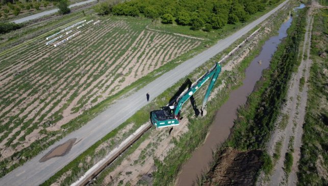 DSİ'den Iğdır Ovası'na can veren sulama kanallarında temizlik hamlesi