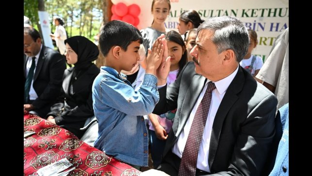 Öğrenciler piknikte buluştu