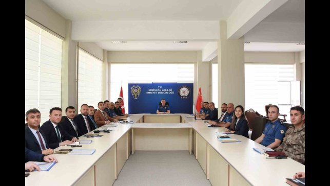 Emniyet Müdürü Baybaba, birim amirleriyle toplantı yaptı