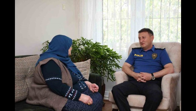 Emniyet Müdürü Baybaba, şehit annesini ziyaret etti