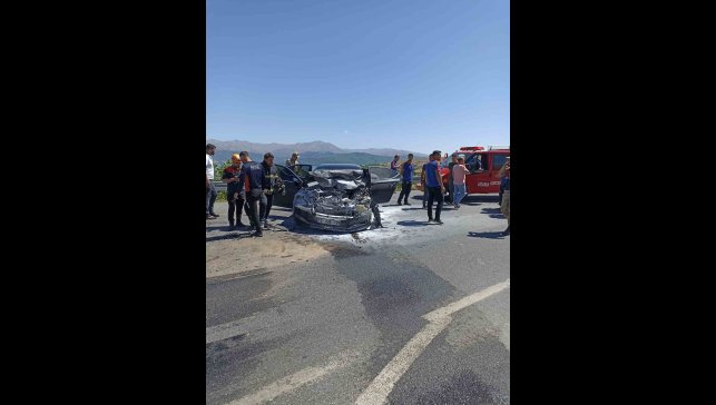 Adilcevaz Kaymakamı trafik kazası geçirdi