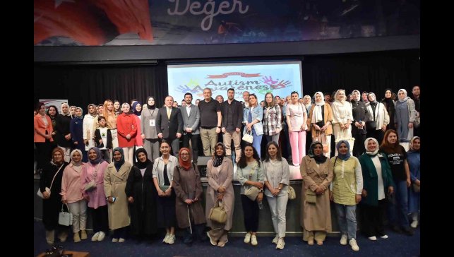 Otizm farkındalık eğitimi yoğun ilgi gördü