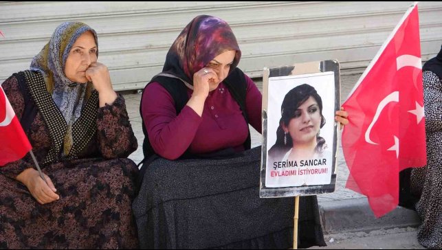 Van'da annelerin evlat nöbeti sürüyor