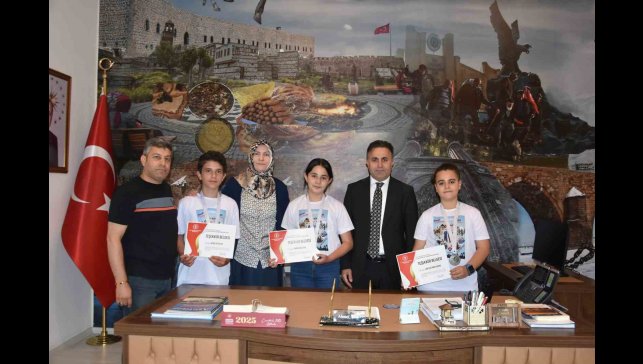 Sabancı Ortaokulu öğrencilerinden TÜBİTAK'ta büyük başarı