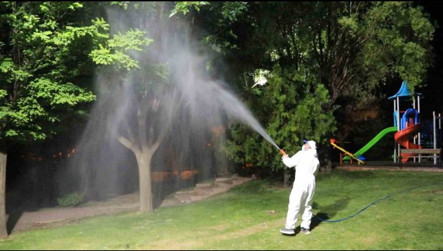 Elazığ Belediyesi veteriner ekipleri ilaçlama çalışmalarını sürdürüyor