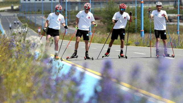 Olimpiyat oyunlarına hazırlanan milli kayaklı koşucular, Ardahan'da güç depoluyor
