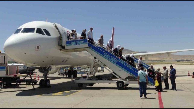 Malatyalı hacıların yurda dönüşü başladı