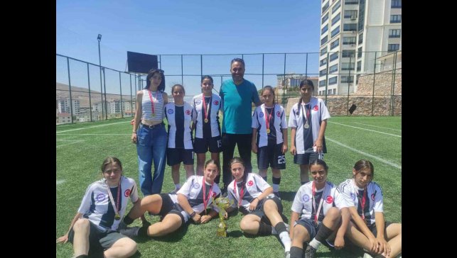 Erzincan'ın kızları şampiyon