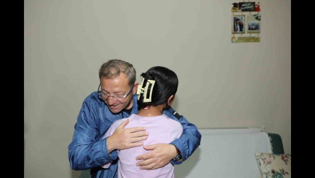 Vali Polat'tan Türkiye 2'incisi öğrenciye ziyaret