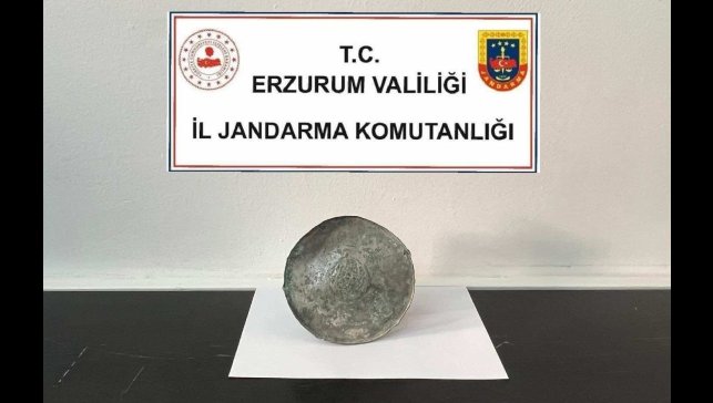 Piknikte bulduğu Bizans dönemi bronz diski jandarmaya teslim etti