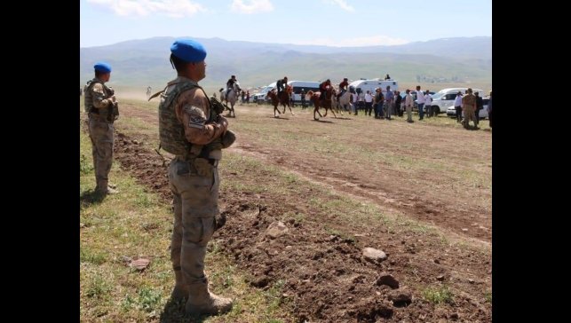 Jandarmadan huzur ve güven nöbeti