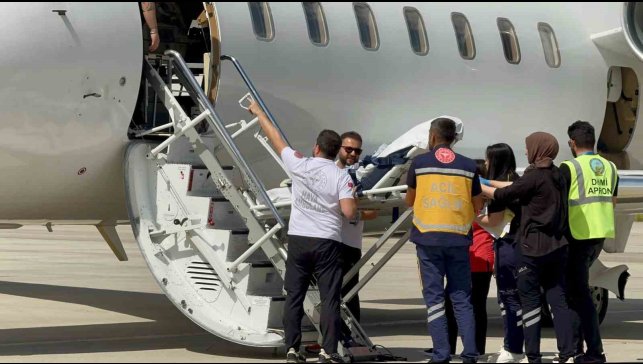 Ağrı'da kritik durumdaki çocuk hasta için hava ambulansı seferber edildi
