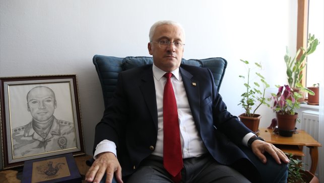 FETÖ'NÜN DARBE GİRİŞİMİNİN 9. YILI - Gölbaşı'nda şehit olan nöbetçi emniyet müdürünün abisi, o geceyi anlattı