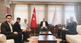 Vali Koç, YKS Başarılı Öğrencileri Makamında Ağırladı