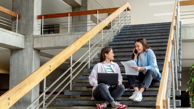 Kariyer.net, "Üniversite Rehberi" ile tercih yapacak öğrencilere yol gösteriyor