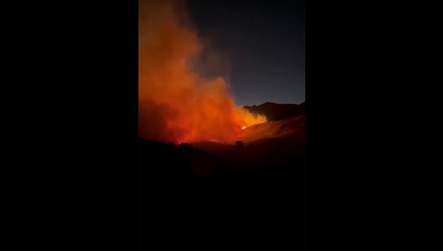 Elazığ'da çıkan örtü yangını söndürüldü