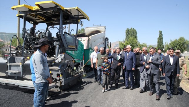 Muş'ta 26 köy yolu sıcak asfaltla kaplanıyor