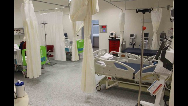 Tatvan Devlet Hastanesi'nde çocuk yoğun bakım servisi hizmete açıldı