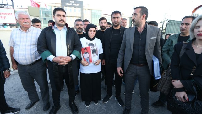 Kars'ta 6 yaşındaki çocuğun maganda kurşunuyla ölümüne ilişkin 5 sanık hakim karşısında
