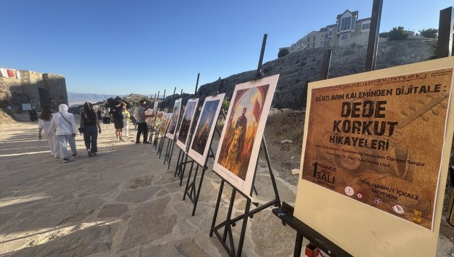 Elazığ'da Dede Korkut hikayelerini konu alan yapay zeka destekli resim sergisi açıldı