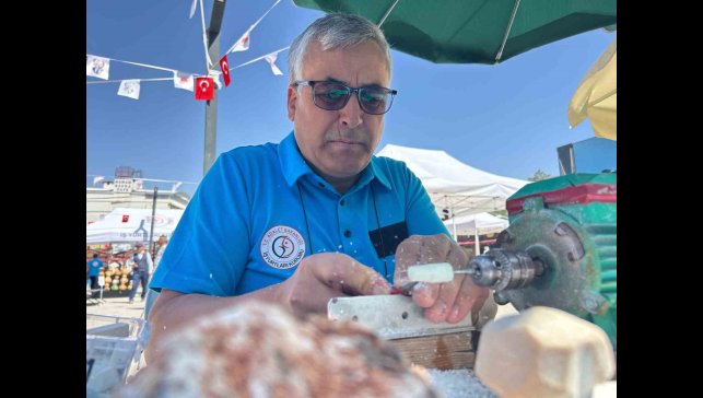 Eskişehir'in 'beyaz altını' lületaşı Van'da ilgi odağı oldu