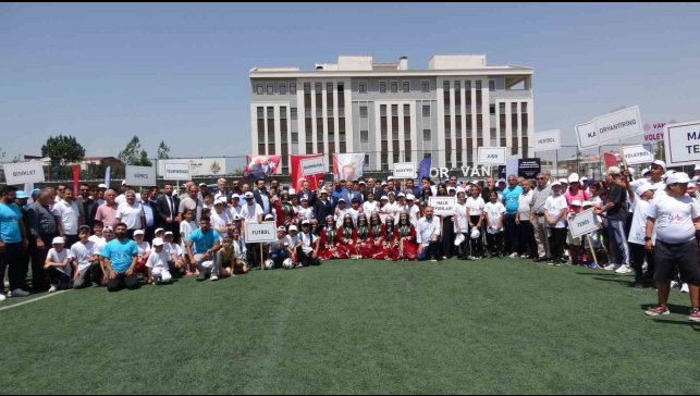 Van'da yaz spor okulları başladı