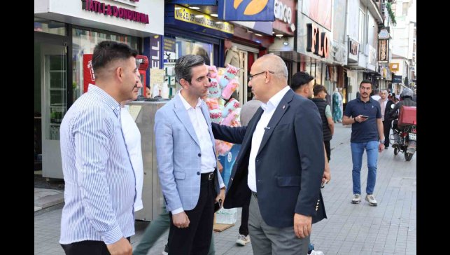 Ağrı Valisi Koç esnafı ziyaret etti, vatandaşların taleplerini dinledi