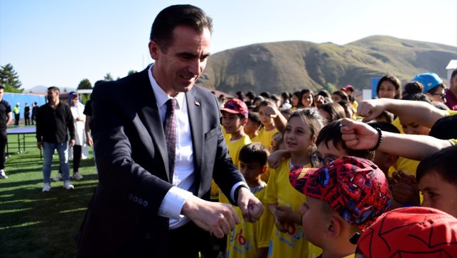 Muş ve Bitlis'te GSB Spor Okulları törenle açıldı