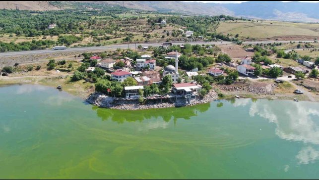 Suların yükselmesiyle yarımadaya dönüşen köy, eşsiz manzaraya büründü