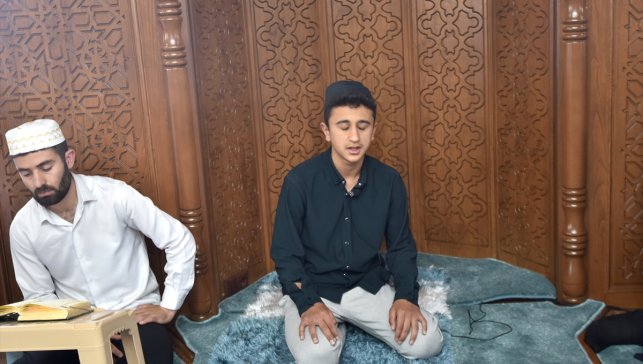 Bitlis'te hafız öğrenci, Kur'an-ı Kerim'i bir günde hatmetti