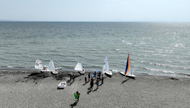Geleceğin yelkencileri, Van Gölü'nde yetişiyor