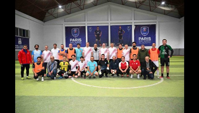 Erzurum protokolü ve medya mensupları "Sağlıklı yaşam için" sahaya çıktı