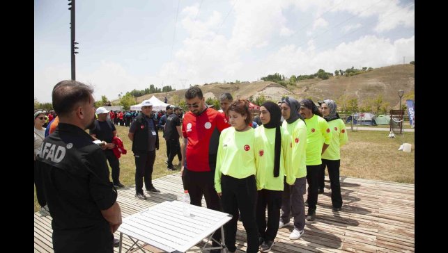 Bitlis'te 780 arama kurtarma ekibin katıldığı akreditasyon kampı başladı