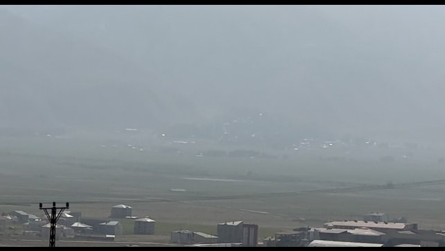 Çöl tozu Yüksekova'da etkili oldu