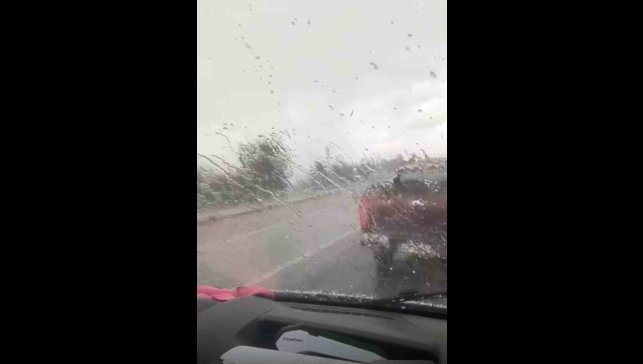 Elazığ'a kış geri geldi, dolu ve sağanak etkili oldu