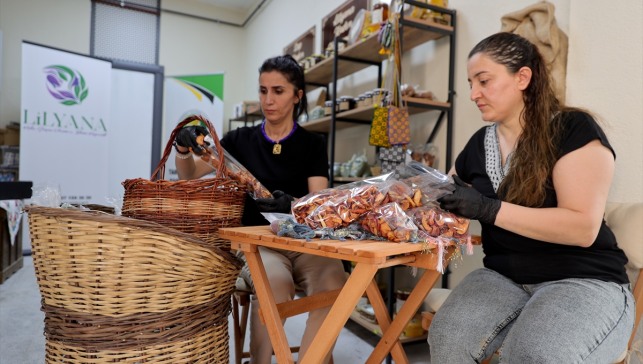 Hakkari'de kooperatifleşerek güçlenen kadınlar yöresel ürünleri tüketiciyle buluşturuyor