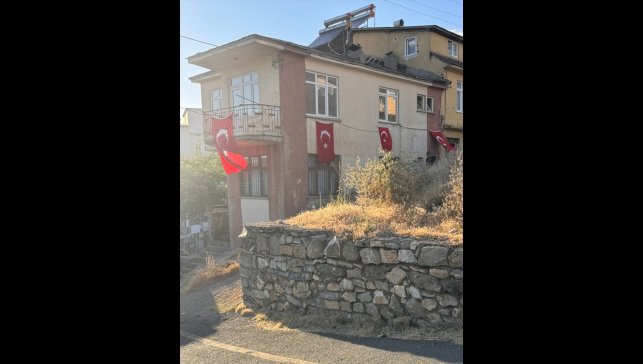 Şehit Mühimmat Astsubay Kıdemli Çavuş Akdoğan'ın Malatya'daki ailesine şehadet haberi verildi