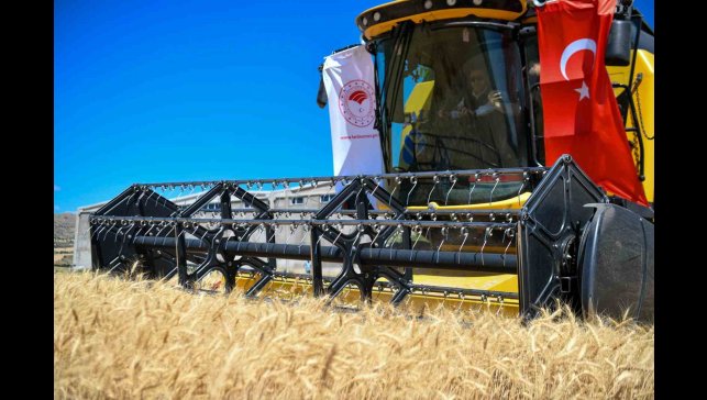 Tunceli Valisi Aygöl, hasat etkinliğine katıldı