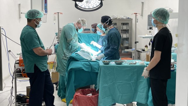 Malazgirt'te açık prostat ameliyatı yapıldı