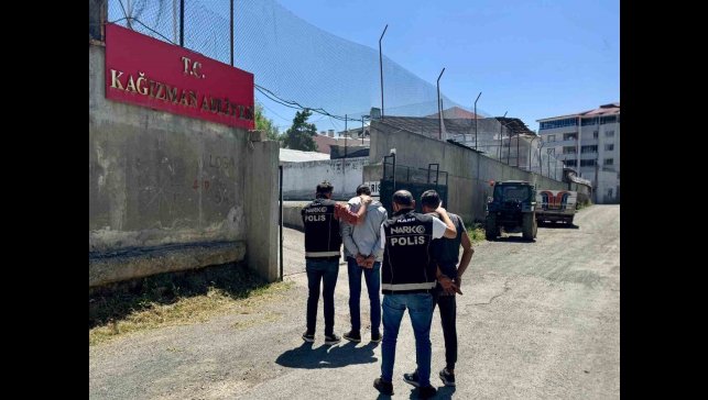 Kağızman'da uyuşturucu taciri 2 kişi tutuklandı