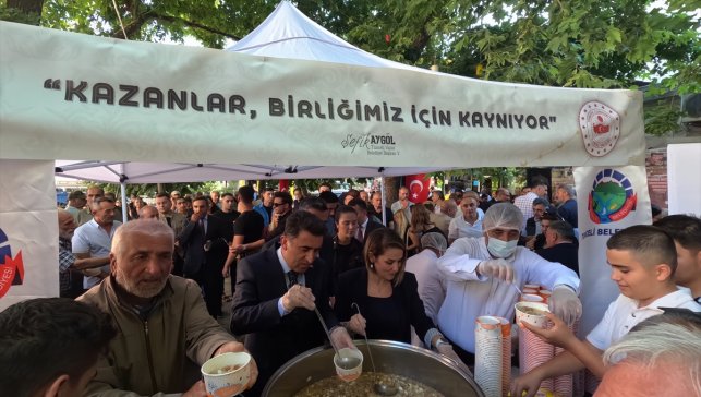 Tunceli'de muharrem ayı dolayısıyla aşure dağıtıldı